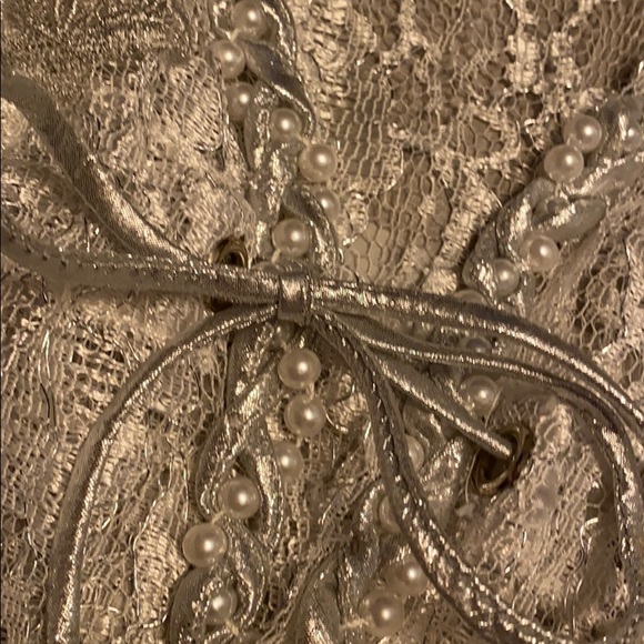 VTG Very fancy Lace and Pearl coverup - Picture 8 of 8